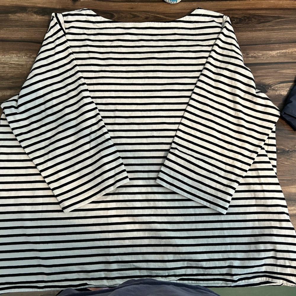 Universal standard boat neck 3/4 tee EUC size L